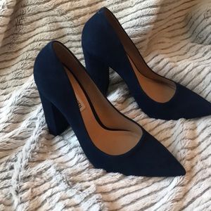 NEW Steve Madden navy suede pumps